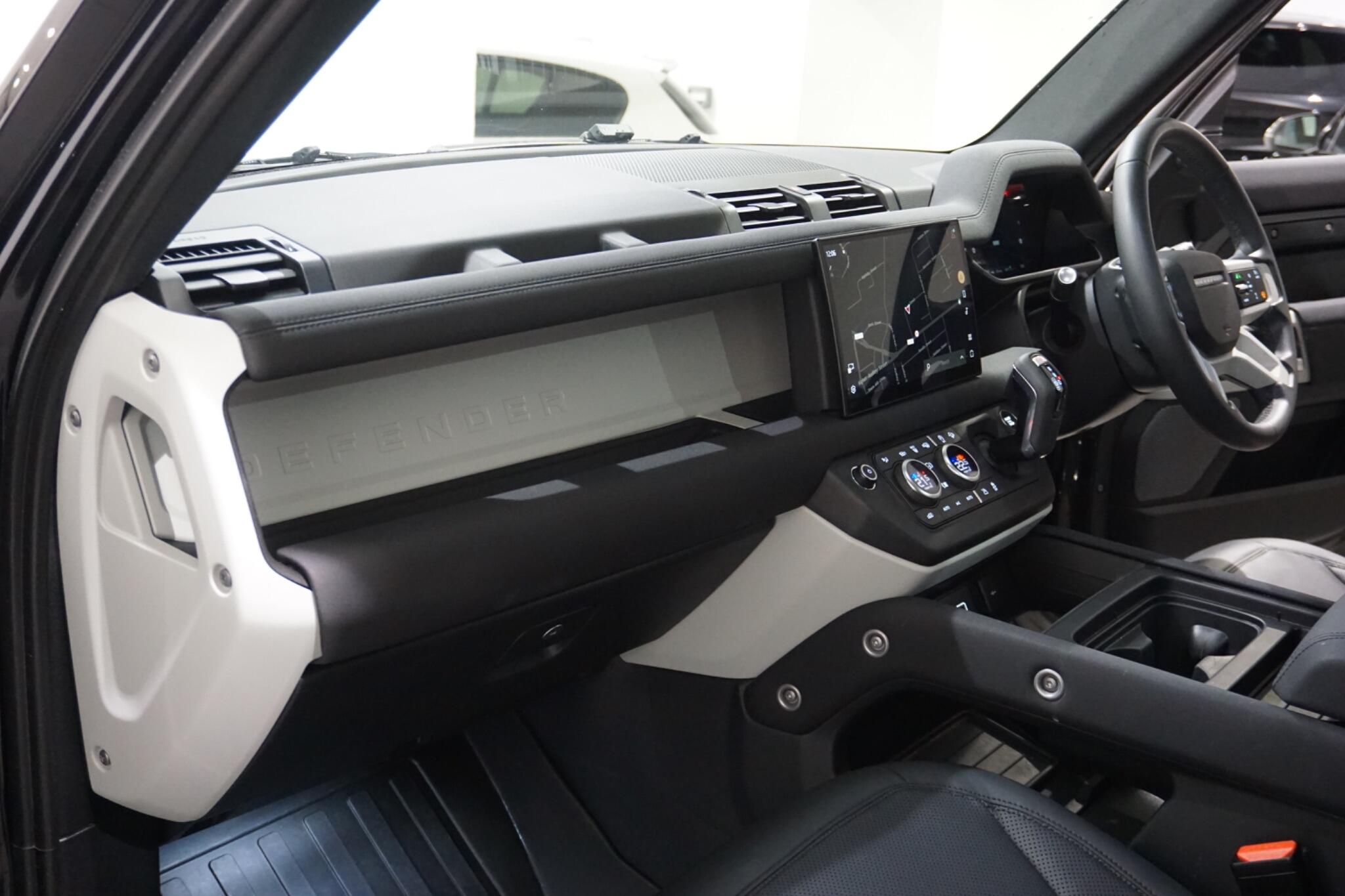 Land Rover Defender 110 3.0 D250 MHEV HSE Hard Top SUV 5dr Diesel Auto 4WD MWB Euro 6 (s/s) (250 ps)